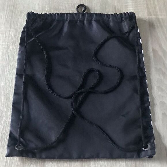 NWOT … Black & White Sling Backpack - Picture 2 of 3